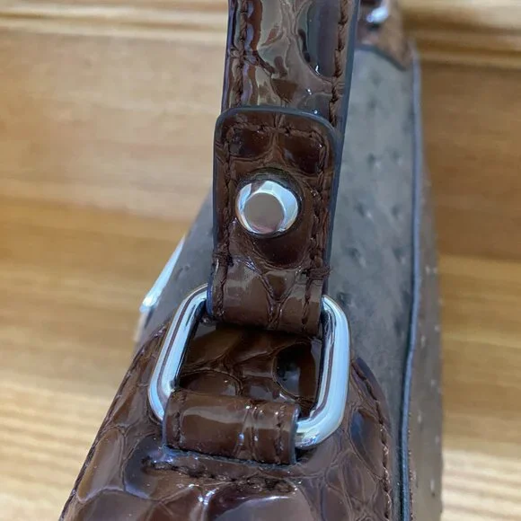 Guess Hand Bag - Picture 5 of 11